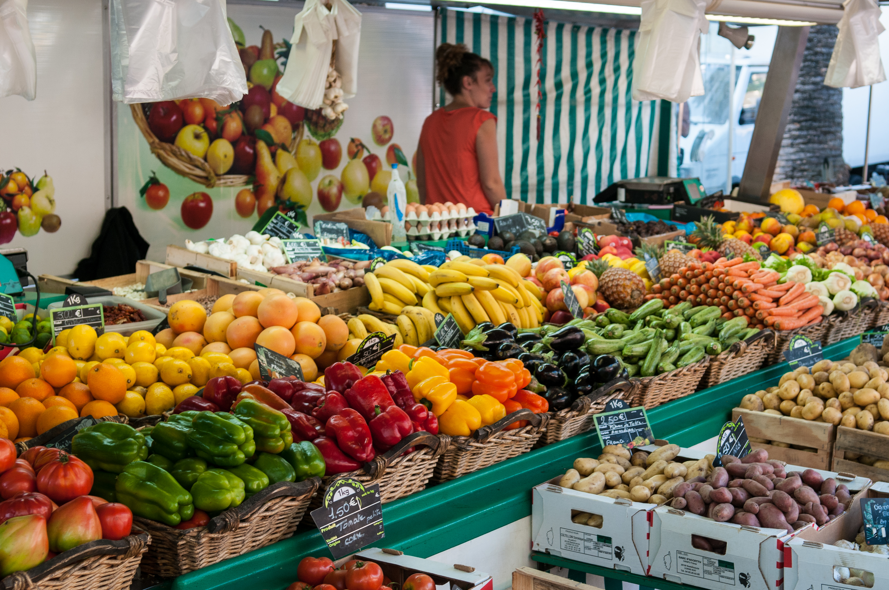 Market_in_Ajaccio,_Corsica_(8132747231)