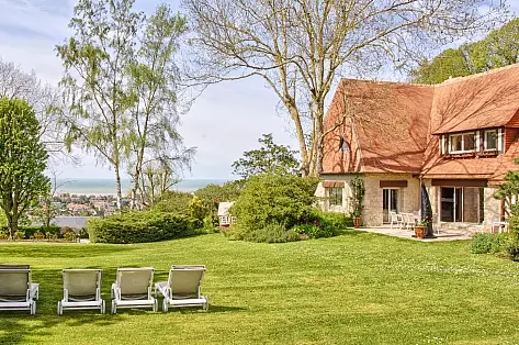 Villa à Louer Deauville avec Vue Mer et Piscine | ChicVillas
